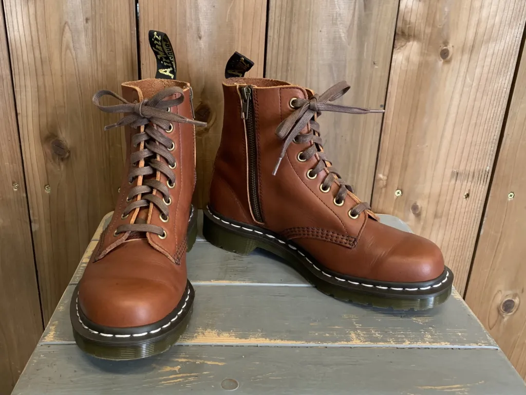 【美品】　Dr.Martens ドクターマーチン 8ホール　サイドジップ　ブーツ Dr.Martens ドクターマーチン 1460 TWIN ZIP レディース 8ホール