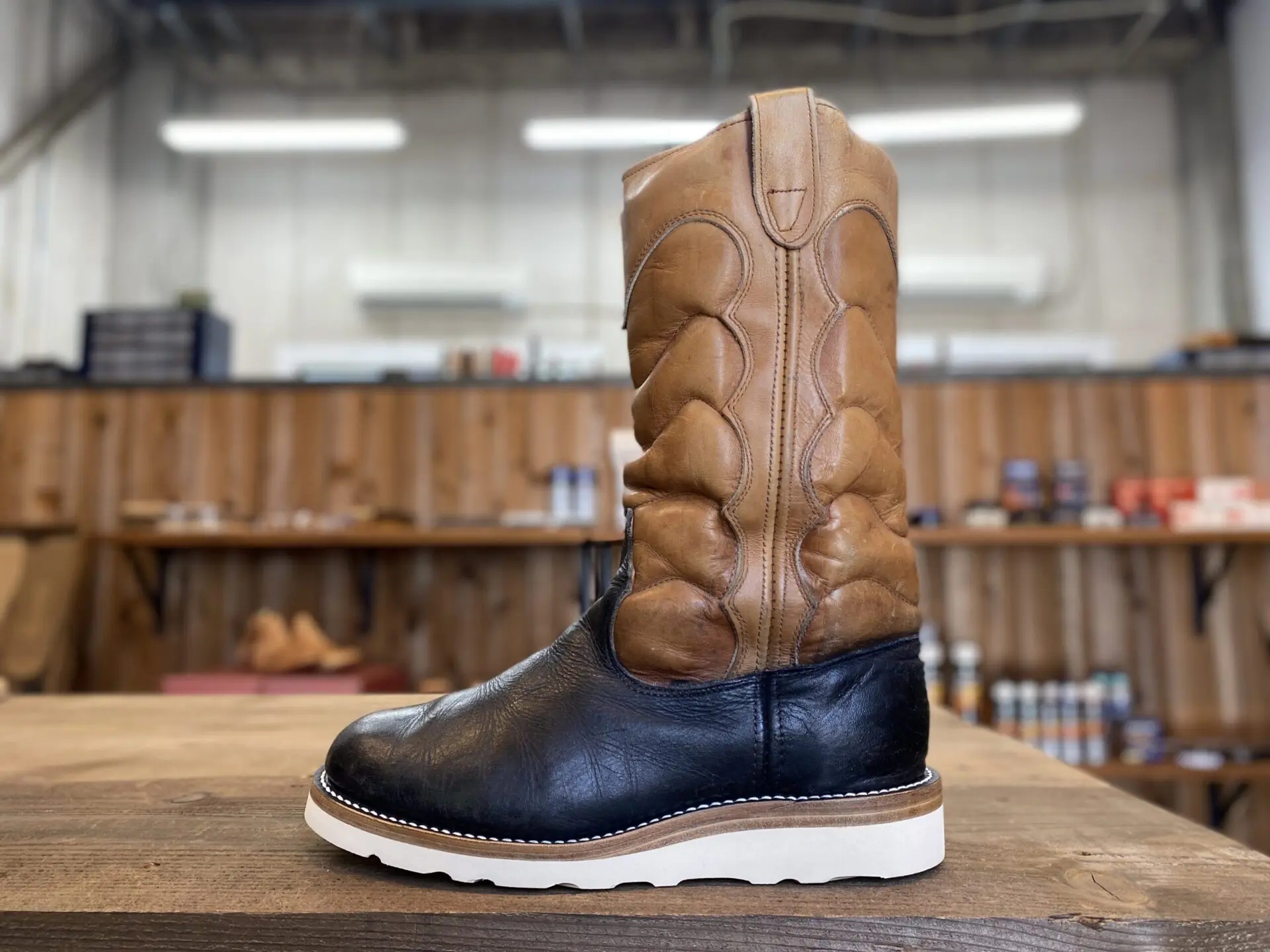 60's ビンテージ ワークブーツ ソール カスタム ビンテージブーツをソール交換修理で履きやすくカスタム - 靴修理