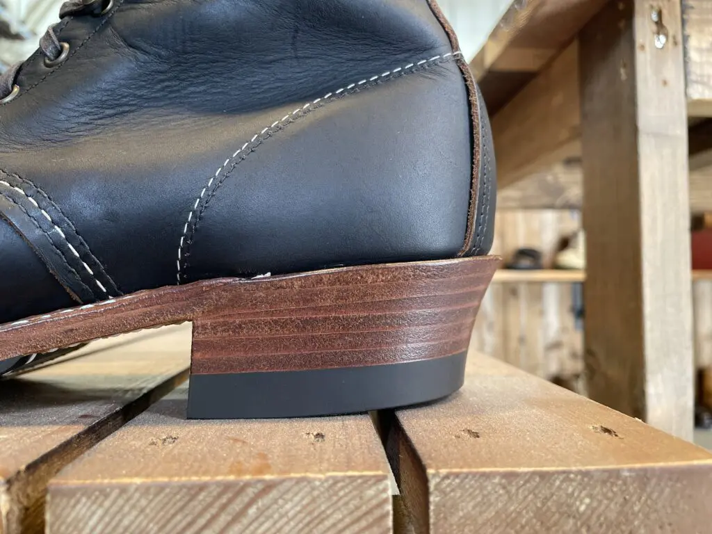 RED WING・BLACKSMITHをホワイツセミドレス仕様へカスタム - 靴