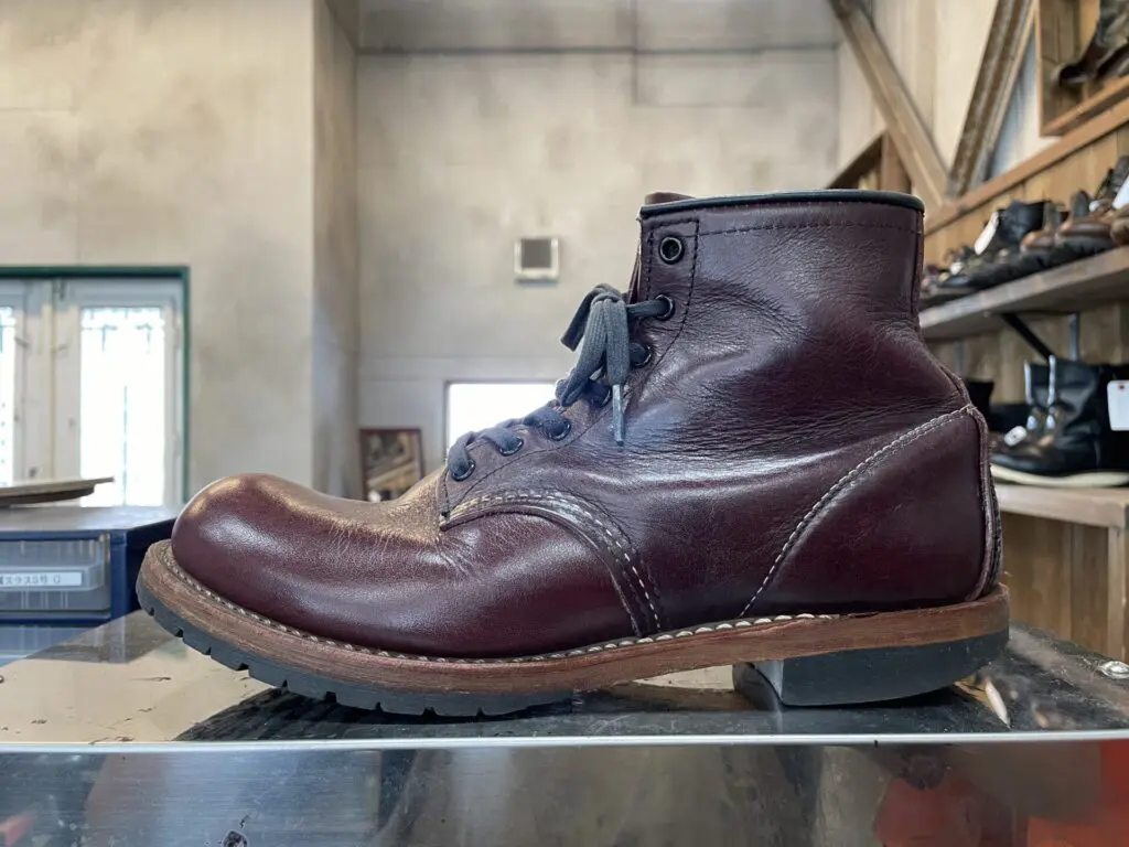 加水分解を起こしたレッドウイング・ベックマンをビブラム705でソール