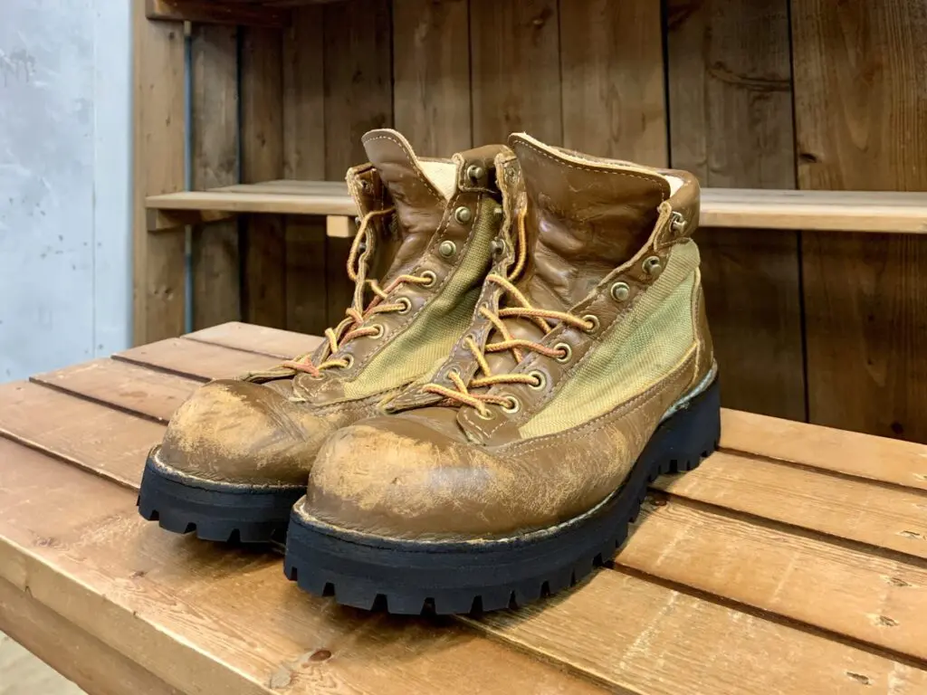 Danner】【ダナーライト】ミッドソールはそのままアウトソールだけ新品