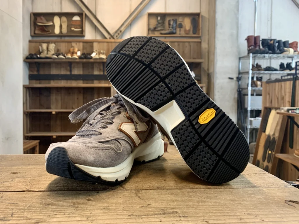 New Balance 1400 新品未使用　値下げ 楽天市場】ニューバランス 1400 26〓の通販