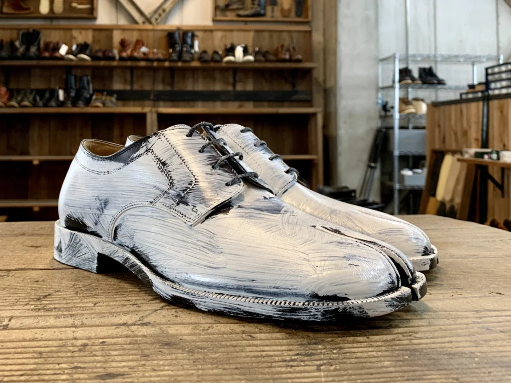 Maison Margiela】メゾン・マルジェラ 新品の白ペンキ足袋シューズを裏