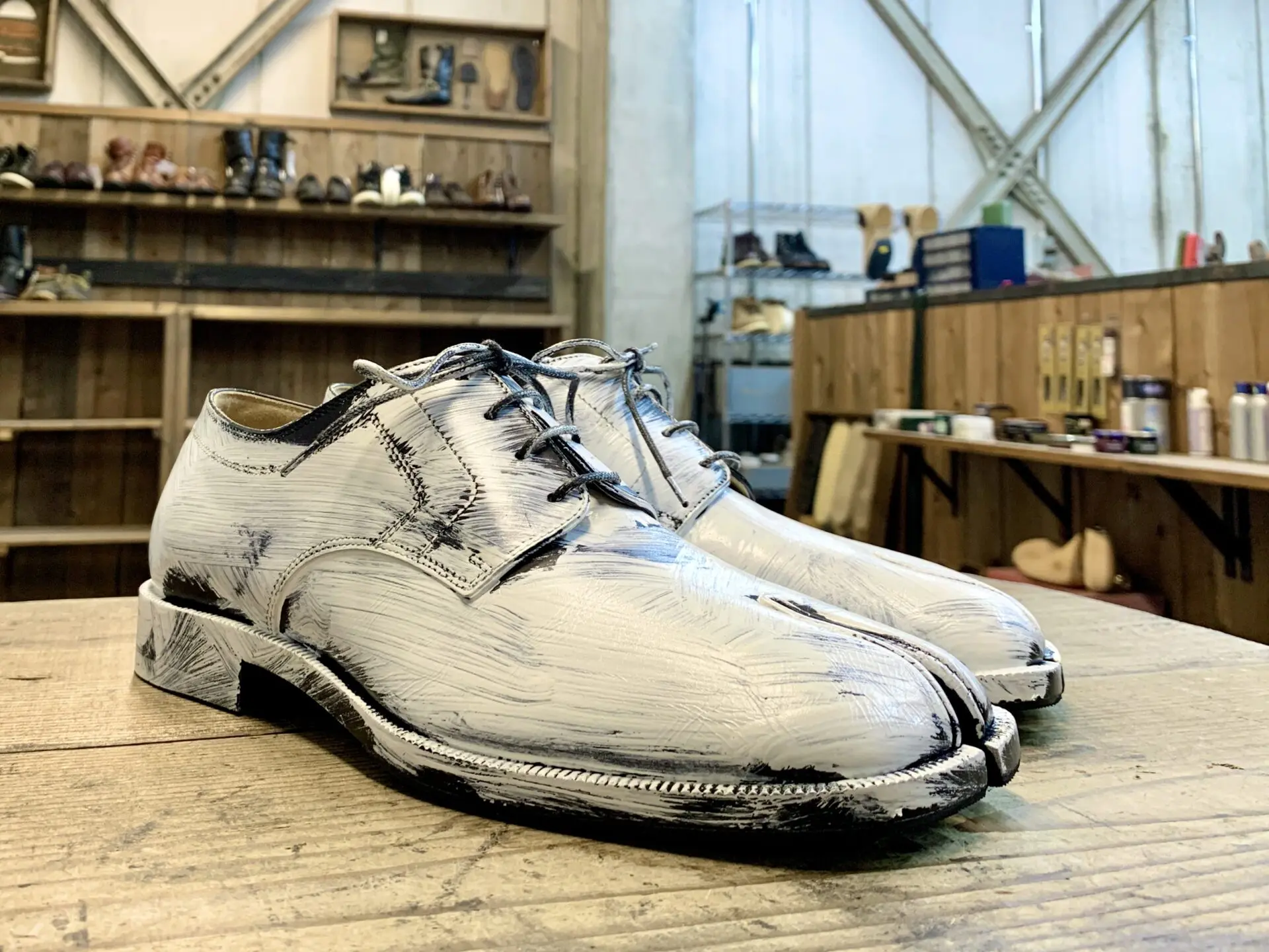 Maison Margiela】メゾン・マルジェラ 新品の白ペンキ足袋シューズを裏