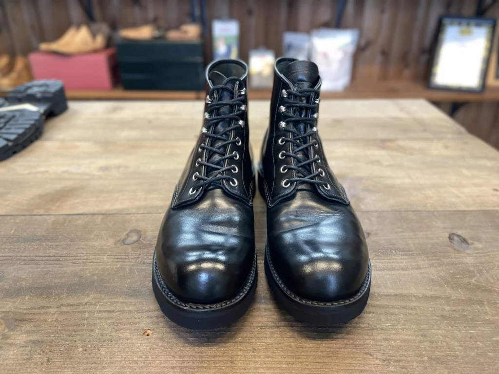 オールブラックのレッドウイング8165 - 靴修理RADIAN名古屋