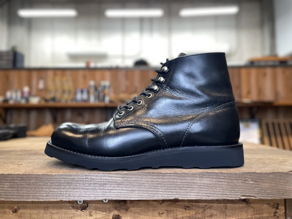 オールブラックのレッドウイング8165 - 靴修理RADIAN名古屋
