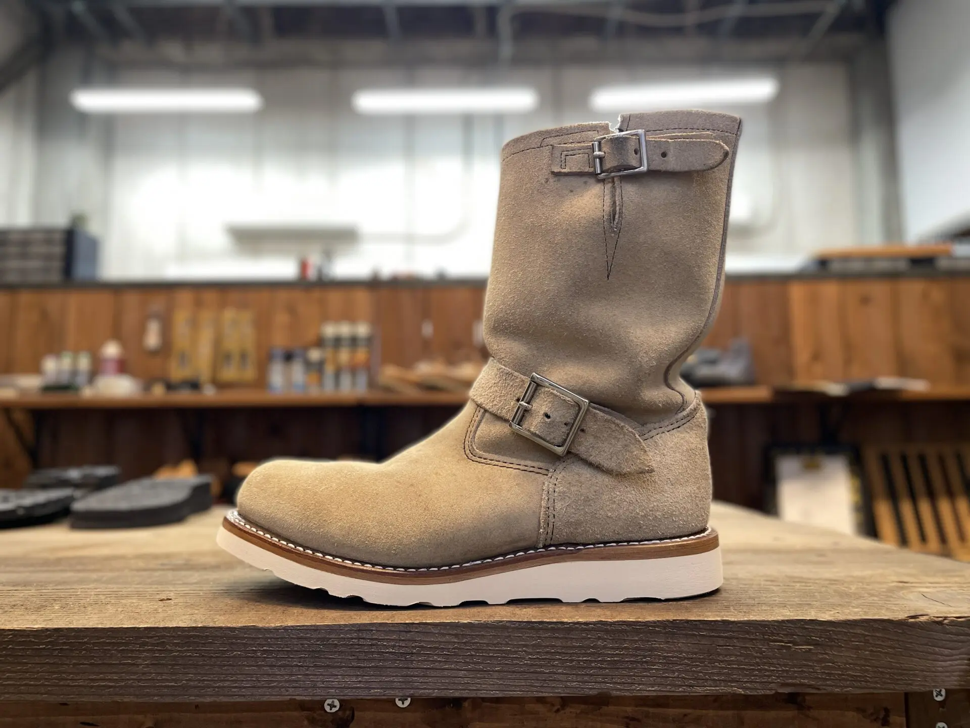 RED WING 8268・スエードエンジニアをクレープソール化！ - 靴修理 