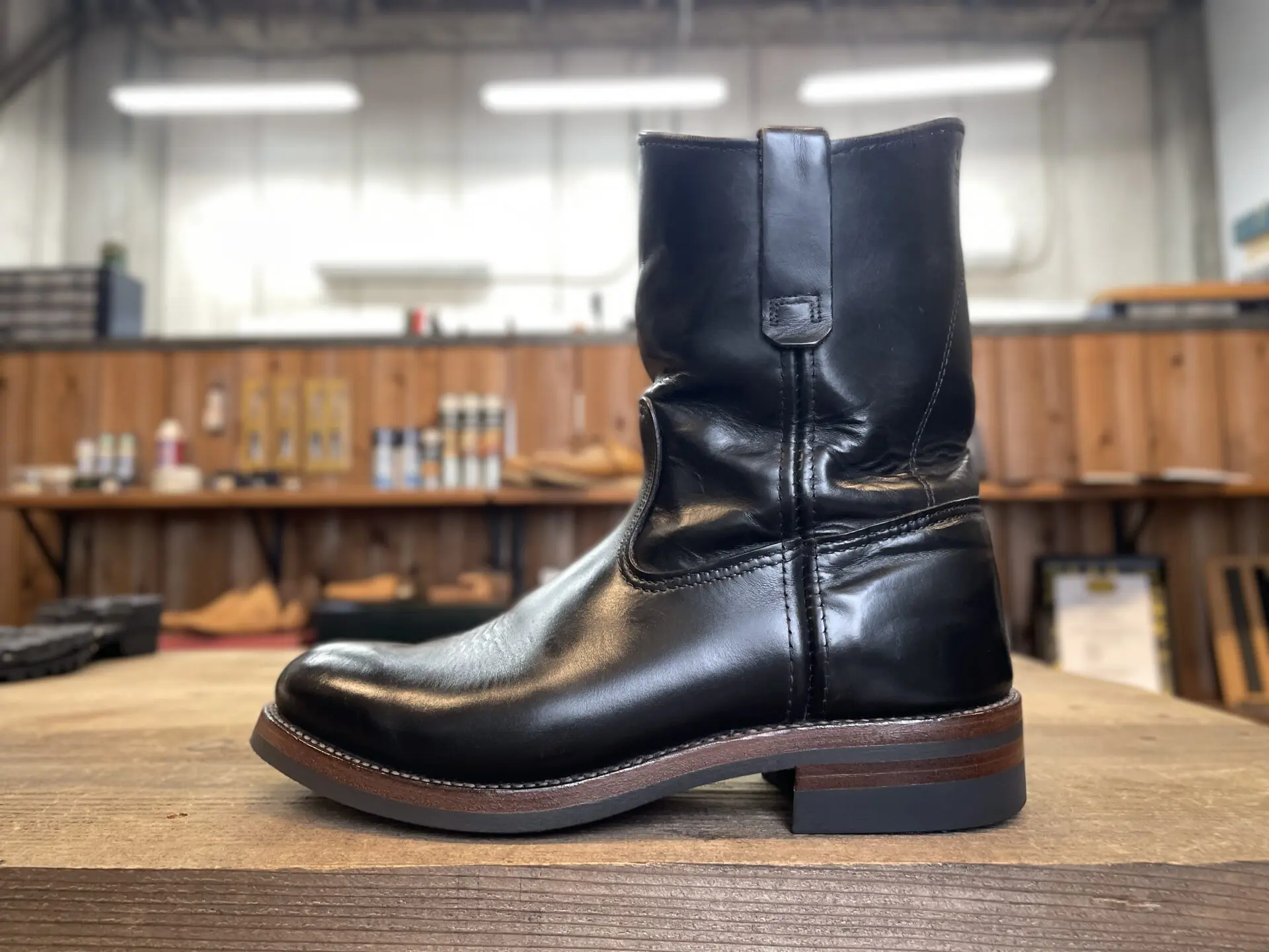 RED WING スウェード ペコスブーツ クレープソール USA製 REDWINGのペコスブーツを、クレープソールからビブラム430へ。 - 靴