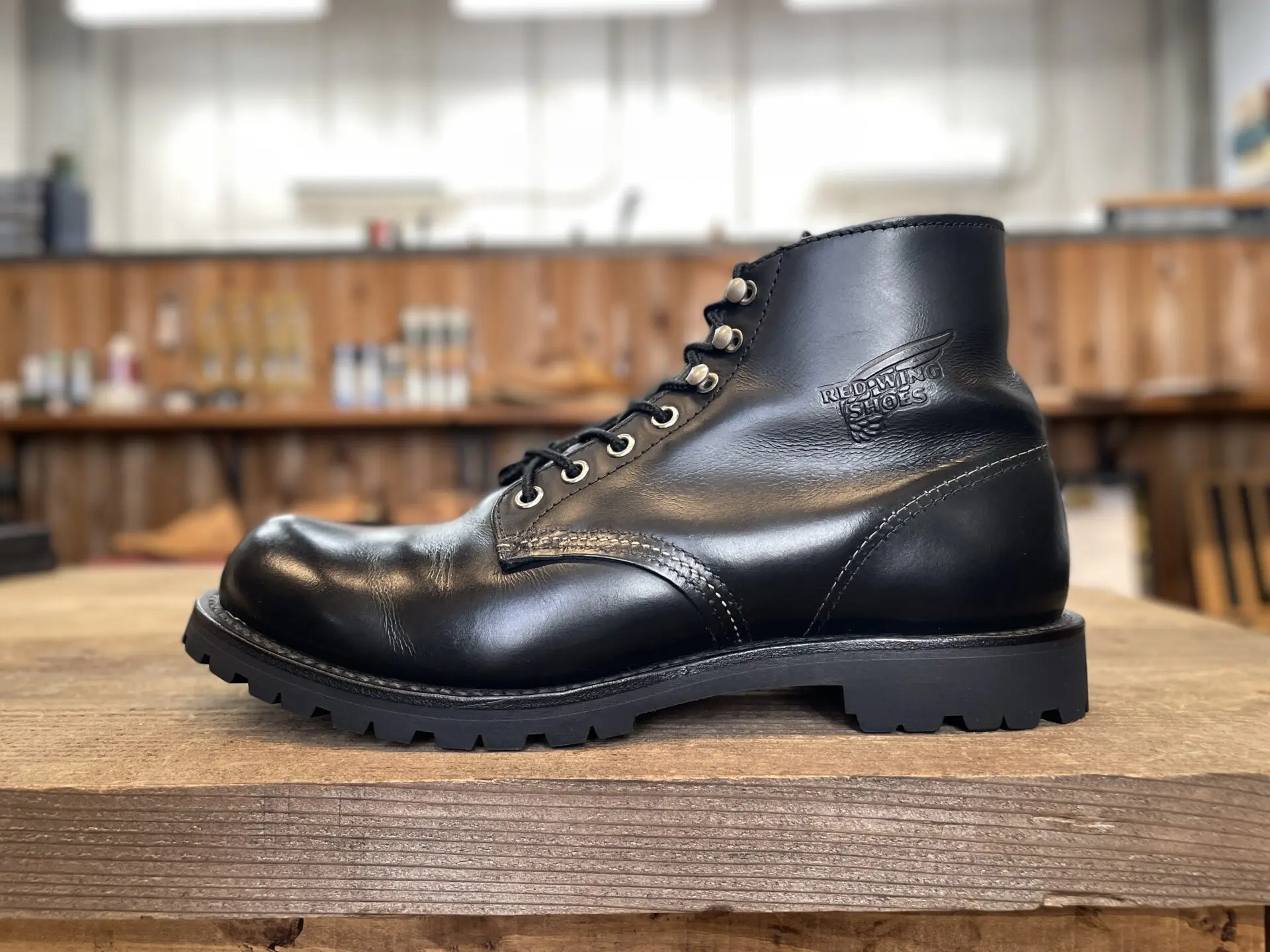 ＊美学＊ アイリッシュセッターをビブラム 1136でラギッドな雰囲気へ - 靴修理